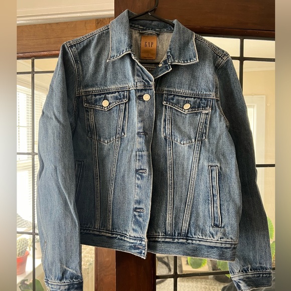GAP Jackets & Blazers - Gap L Jean jacket